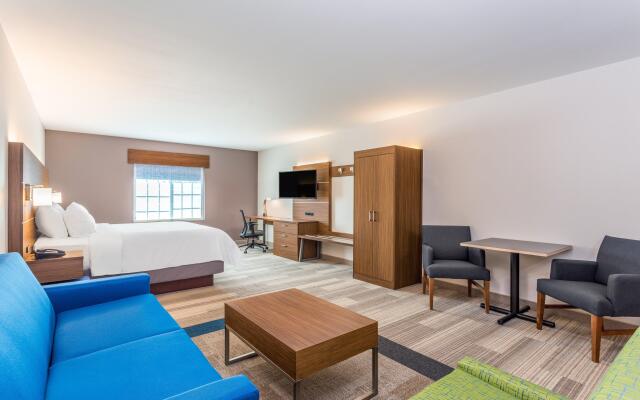 Holiday Inn Express & Suites Eau Claire North, an IHG Hotel