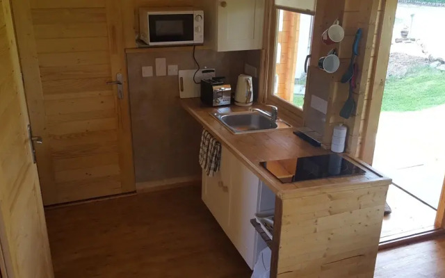 Immaculate 2-bed Log Cabin Near Portmahomack &tain