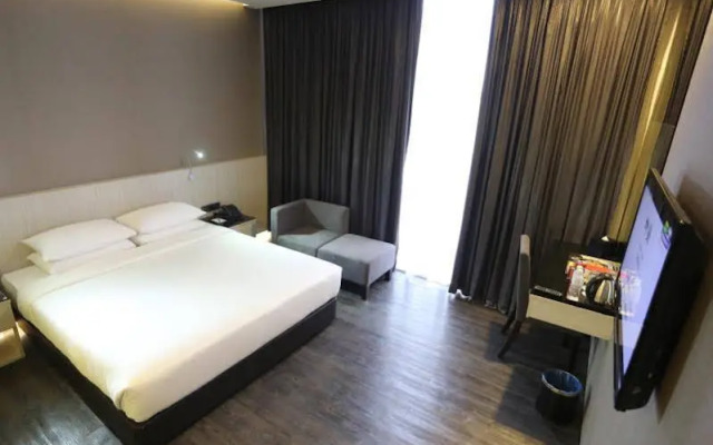 e.City Hotel @ One City