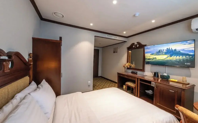 Newchonji Tourist Hotel