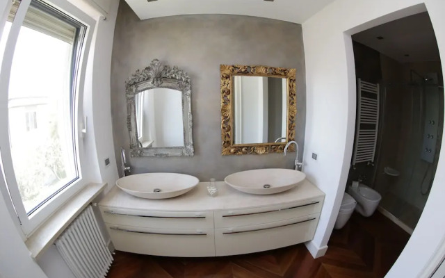 Champagne Rooms