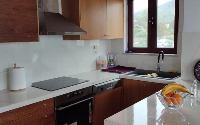 ALONI cottage