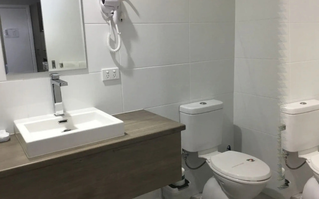 Golden Palms Motor Inn