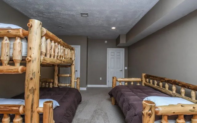 Black Bear Lodge by Taylor Made Deep Creek