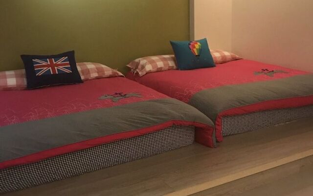 Water Reflection Bed and Breakfast