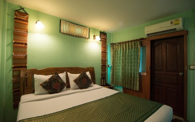 Отель Samsensam Place