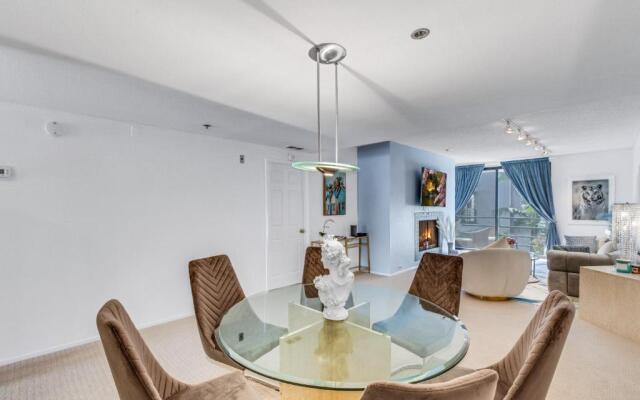 Spacious 2BR Santa Monica Beach Condo