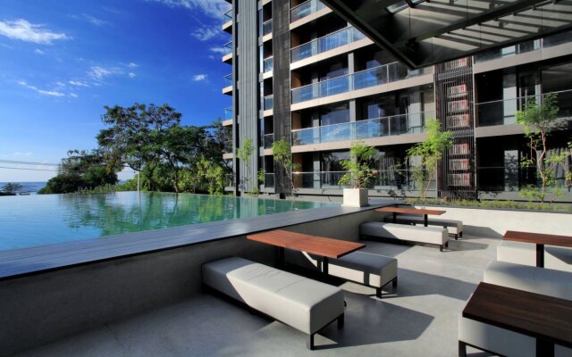 Balcony Seaside Sriracha Hotel & Serviced Apartments