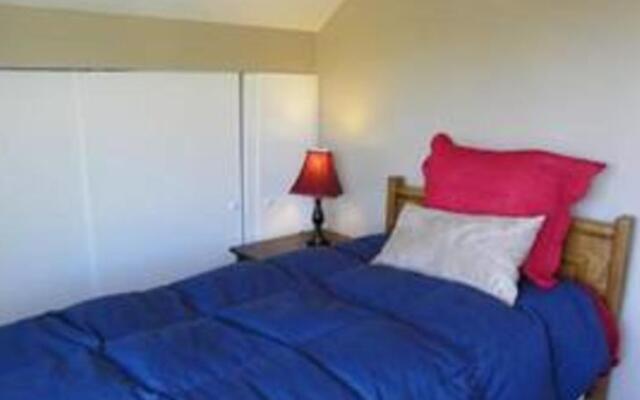 RedAwning A Panoramic Lakeview