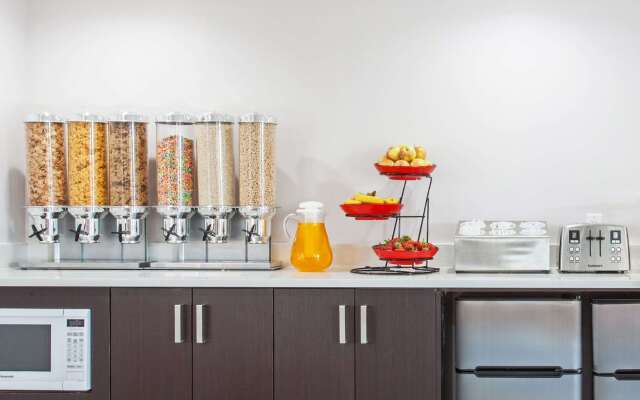 Medicine Hat Inn & Suites