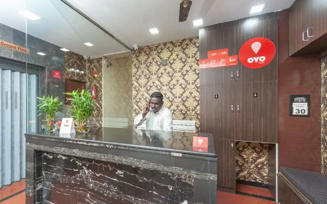 Oyo 8410 Rajeswari Tower