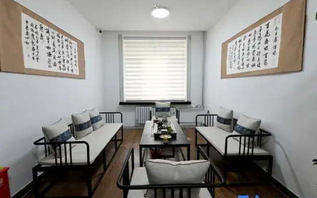 Qiligong Fujian Business Hotel (Qiqihar University Longsha Park)