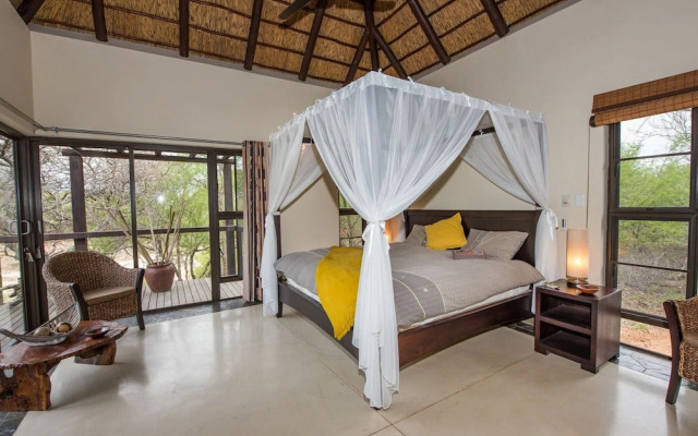 Luxury Villa With a Swimming Pool in Hoedspruit