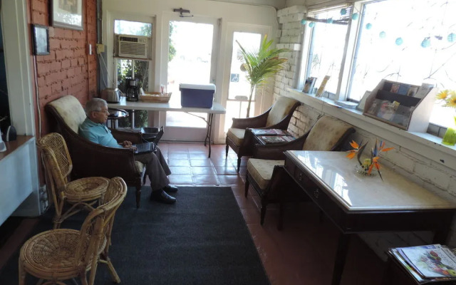 El Caminante Bar & Bungalows