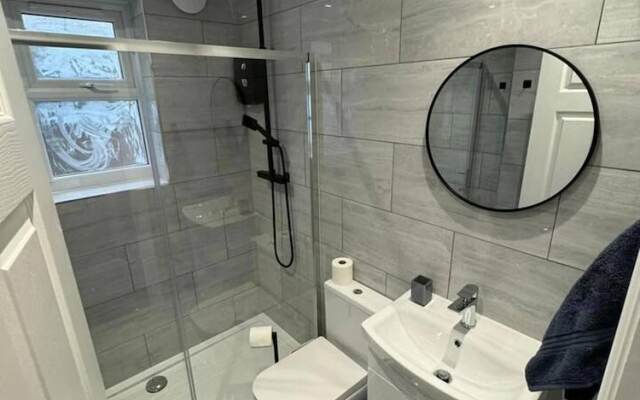 Modern 5-bed House in London Close Excel - Big Ben