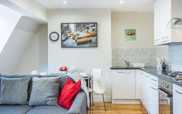 Luxurious Modern One Bedroom Apartment
