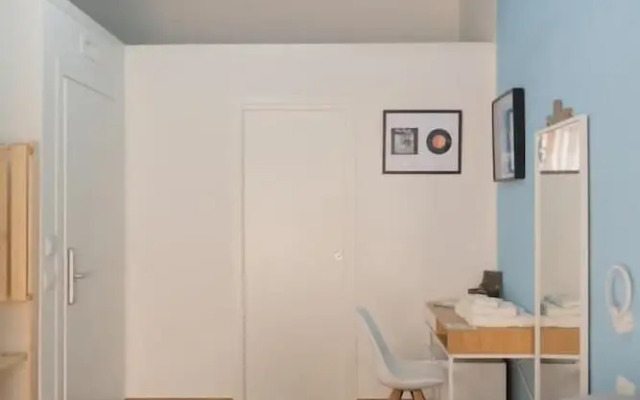 Yes I Know My Room - Storico