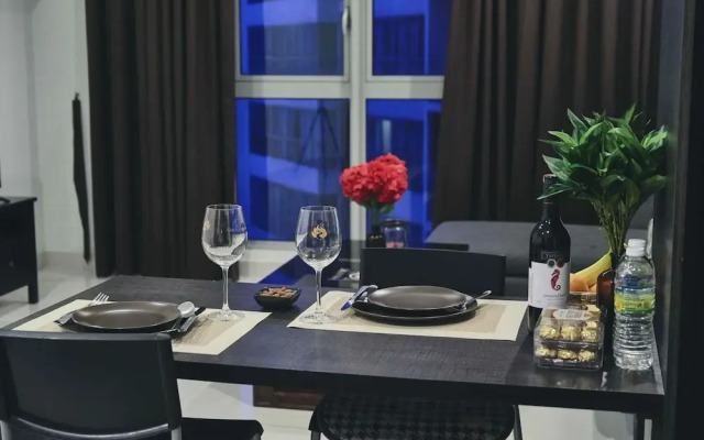 Regalia Residence @ KLCC View Sky Pool by KC