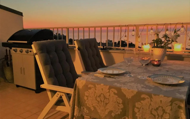 Apartment With Sea View