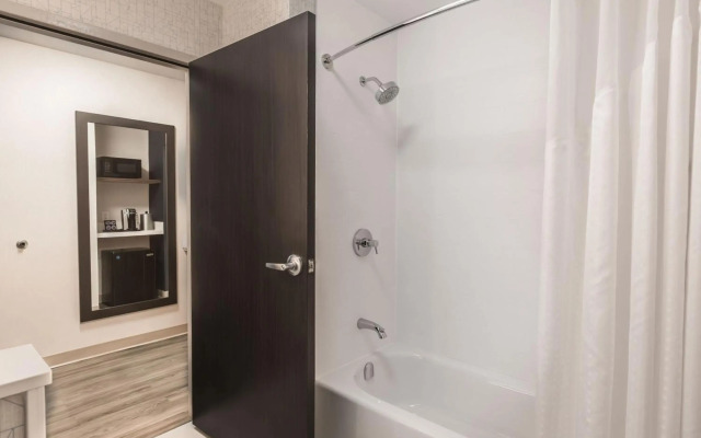 Holiday Inn Express & Suites Welland by IHG
