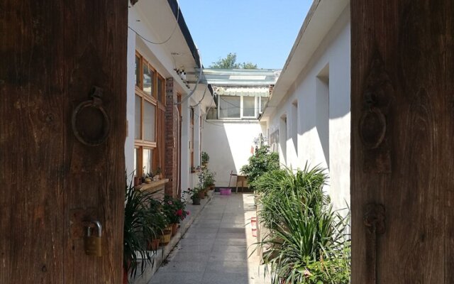 Manhong's Private Courtyard