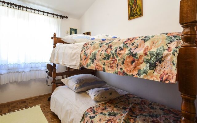Holiday House Mira