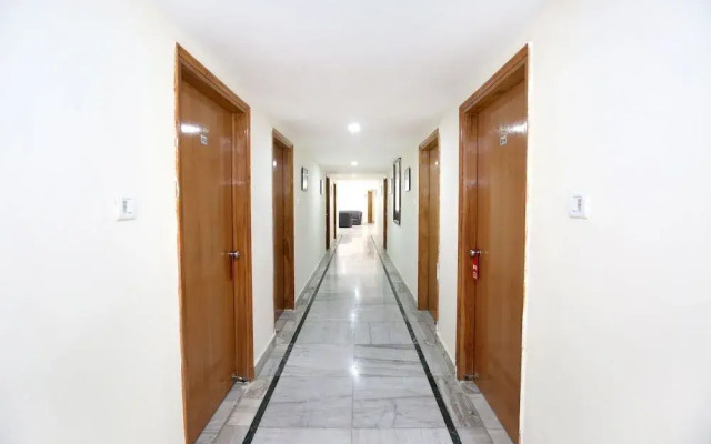 OYO 12767 Hotel Grand Chinar
