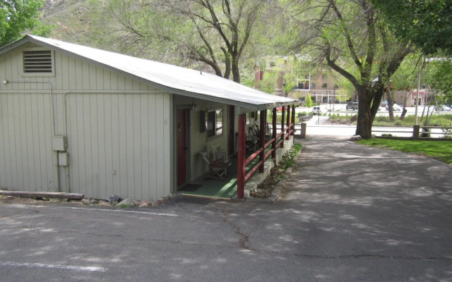 Wapiti Self-Service Lodge