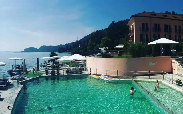 Elegant Apartment in Meina With Lake View