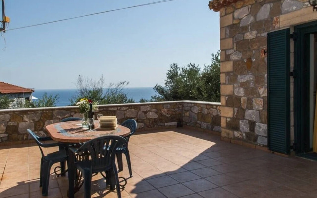 Astraia - Stone villa near the beach