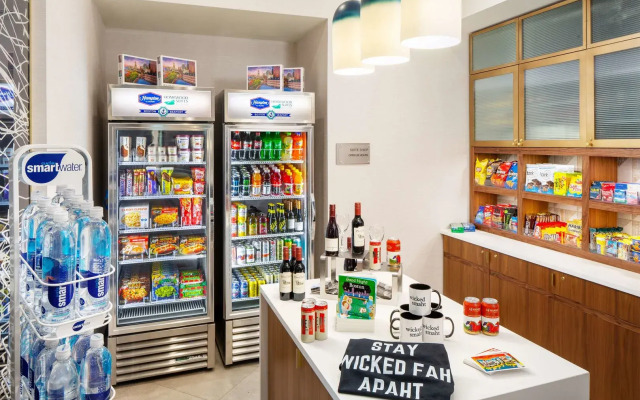 Hampton Inn Boston Seaport District