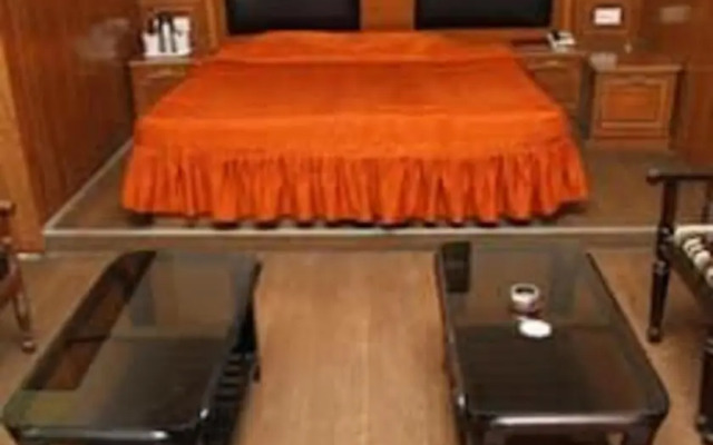 Hotel Kashmir Residency