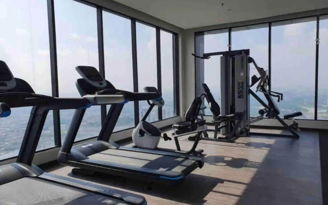 Sky pool 4 star hotel grade stay in i-City