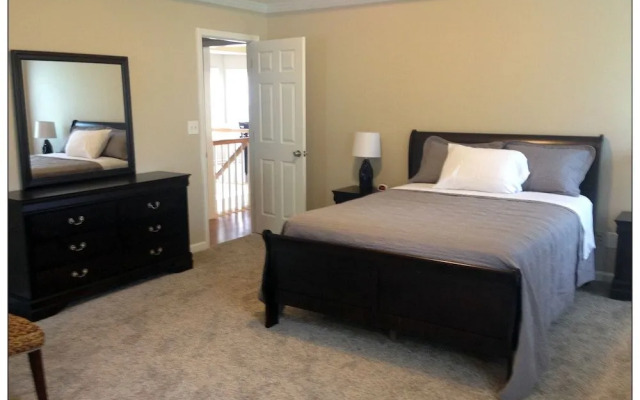 Opis Realty-Spacious Metro Atlanta Home