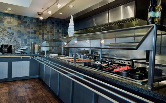 Oxford Suites Silverdale