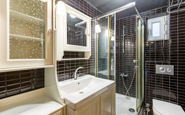 Cozy Flat With Dreamy Bosphorus View in Beyoglu