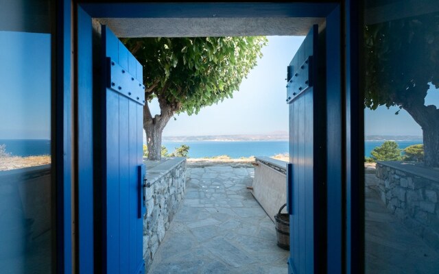 Karavos View - A Unique Artists' Hideaway Paradise