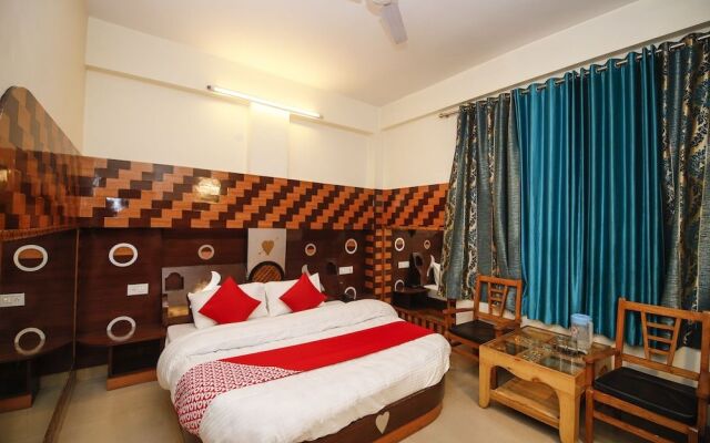 OYO 24006 Hotel Him Regency