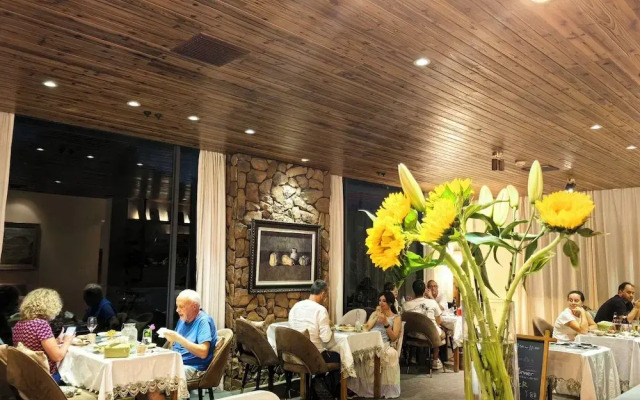 Guilin Village Creek Inn