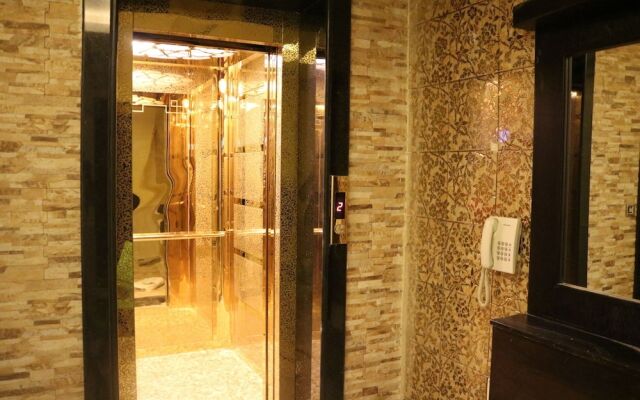 Mass Paradise Hotel