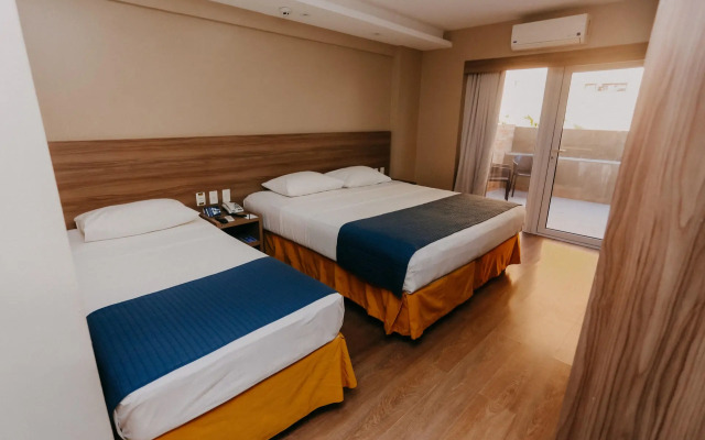 Pajuçara Praia Hotel