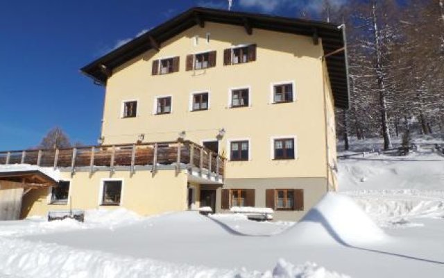 Skihütte Zams Tirol Österreich