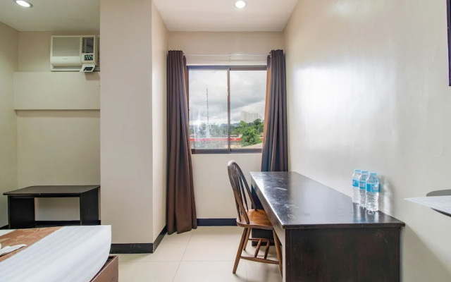 Main Hotel & Suites