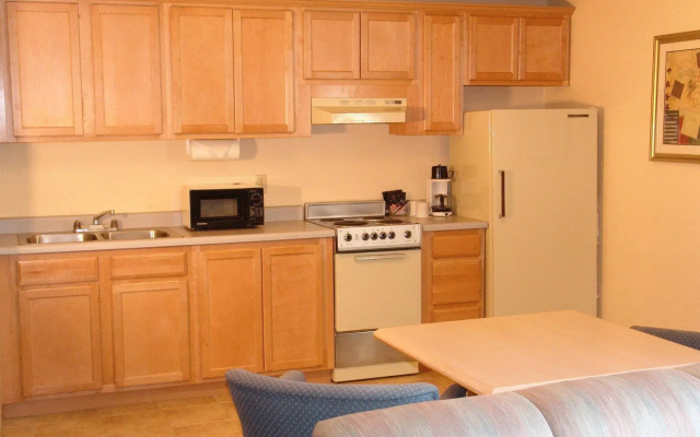 GuestHouse Inn & Suites Eugene / Springfield