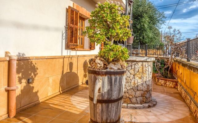 Cosy Holiday Home in S'illot-cala Morlanda With Sea Nearby