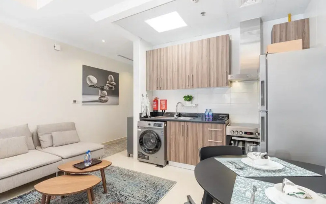 Heaven Crest Vacation Homes Downtown - Studio, 1, & 3 Bedroom Suites 2 minute walk to Dubai Mall and Burj Khalifa