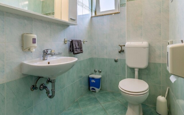 Pretty Apartment in Banjole near Sea Beach & Town Center