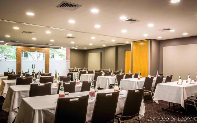 The Sebel Quay West Suites Sydney