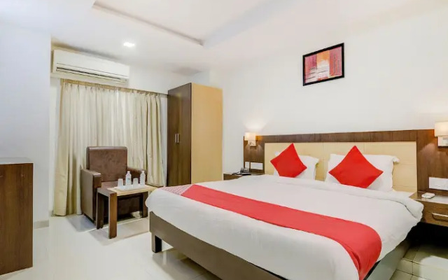 FabHotel Leela Grand Inn