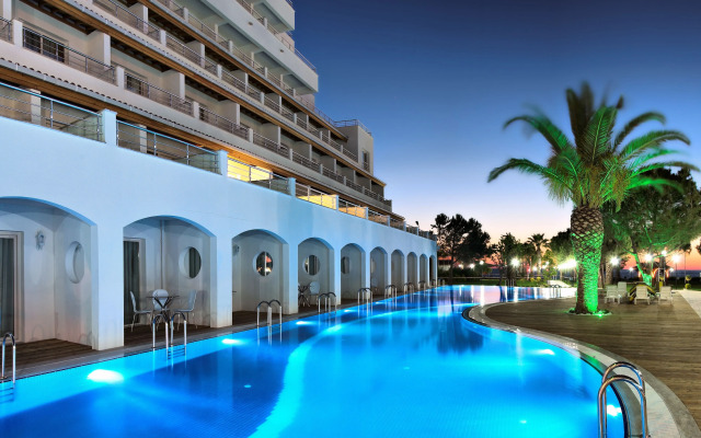 Batihan Beach Resort & Spa